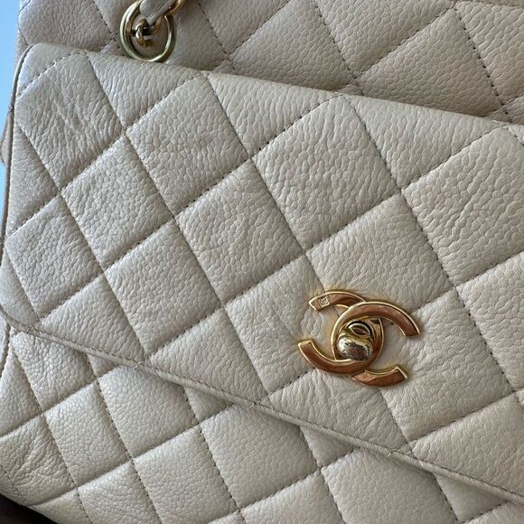 Chanel Caviar Vintage Tote Bag with Double chain straps - Picture 6 of 17